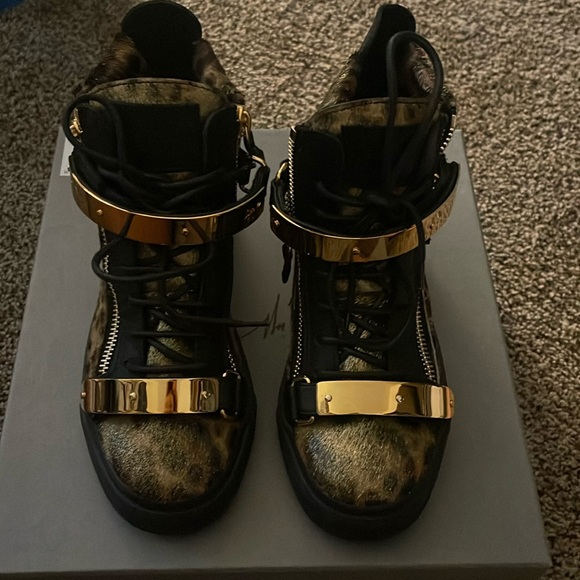 Giuseppe Zanotti - Picture 1 of 2